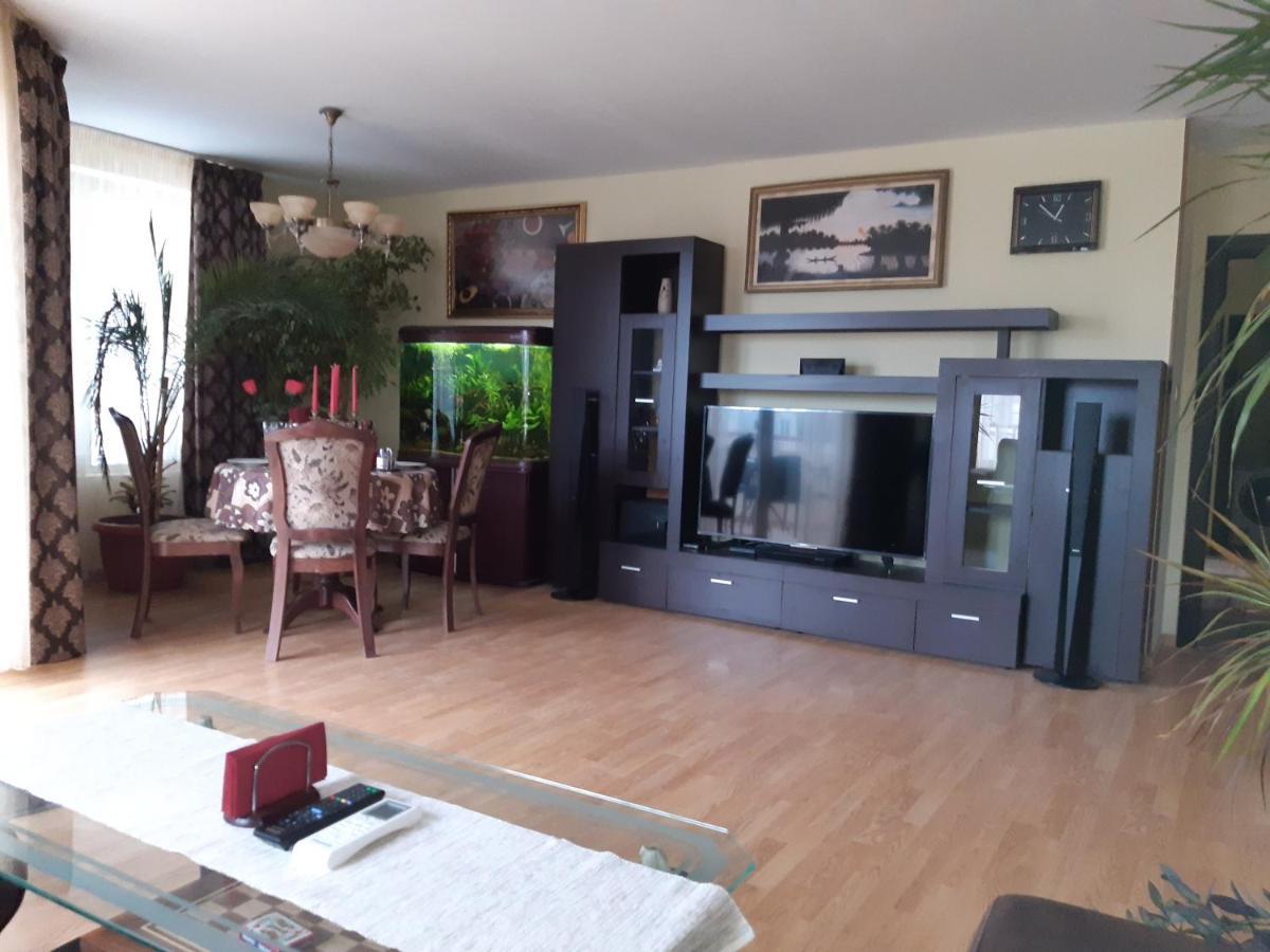 Nish 7 Lägenhet Veliko Tărnovo Exteriör bild