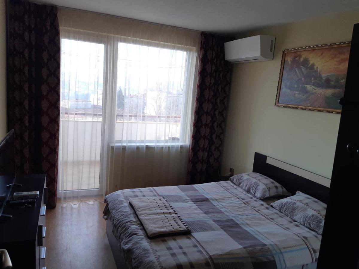 Nish 7 Lägenhet Veliko Tărnovo Exteriör bild
