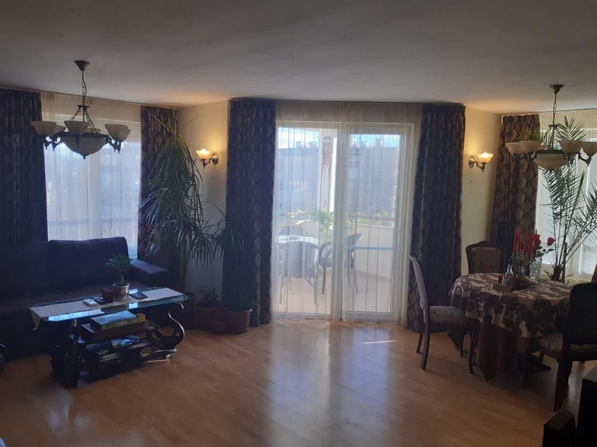 Nish 7 Lägenhet Veliko Tărnovo Exteriör bild